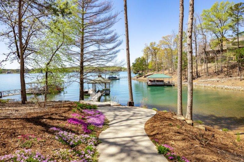 Property image 2 at 704 Dewberry Way, Seneca, SC 29672