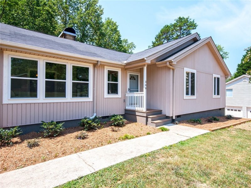 Property image 3 at 308 Woodfield Drive, Easley, SC 29642