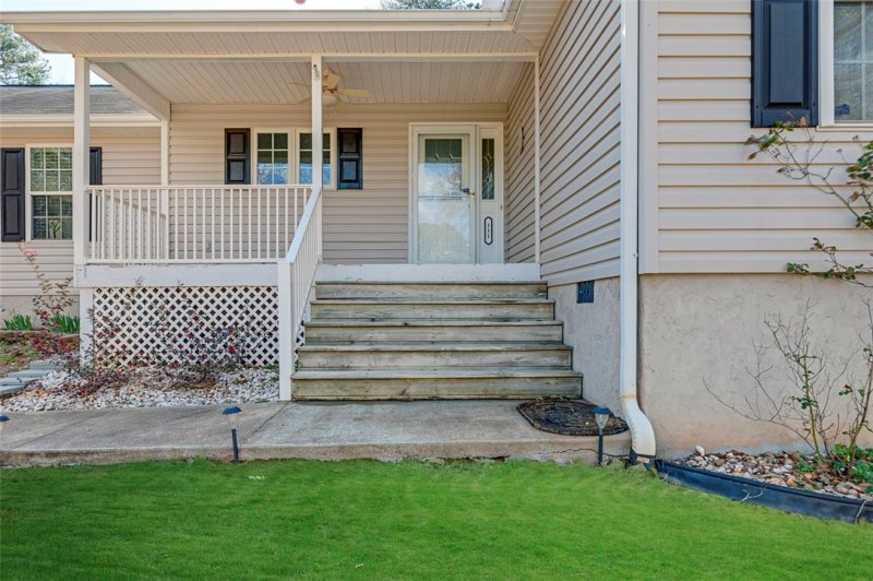 Property image 2 at 111 Judy Drive, Seneca, SC 29678