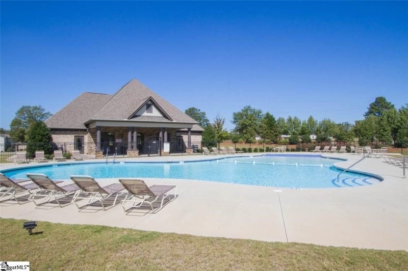 Property image 2 at 127 Burberry Drive, Williamston, SC 29697