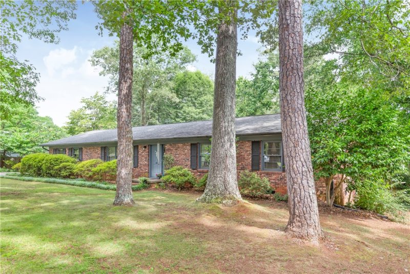 103 Pine Ridge Lane