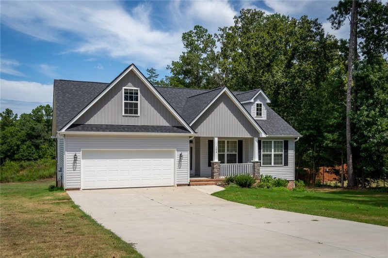 Property image 3 at 104 Woods Way, Anderson, SC 29625