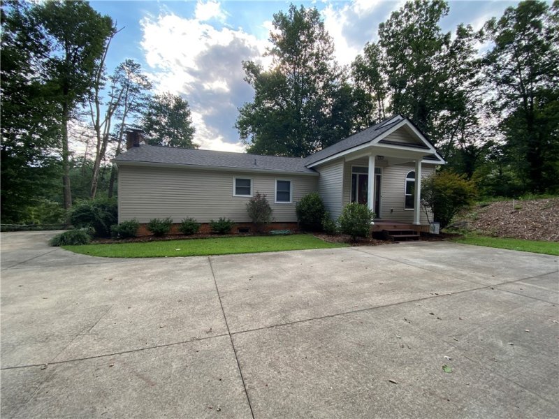 Property image 2 at 633 Lake Drive, Salem, SC 29676