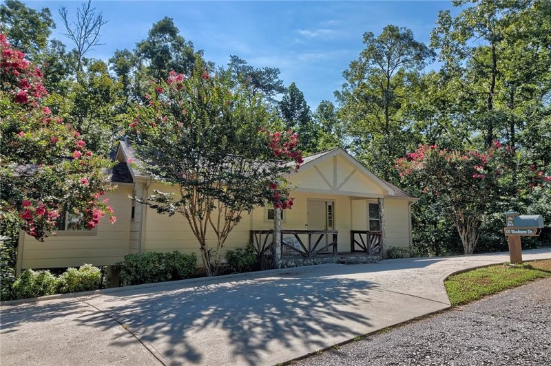 Property image 3 at 370 Woodmere Drive, Pickens, SC 29671