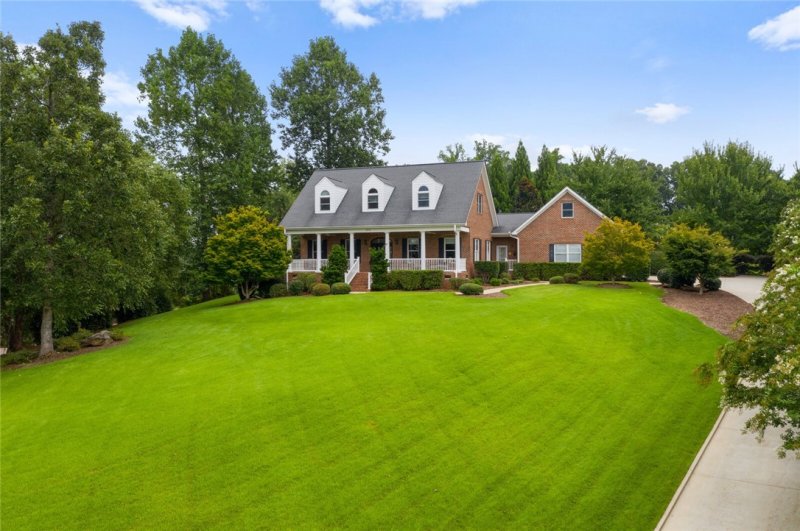 Property image 2 at 305 Bay Hill Drive, West Union, SC 29696