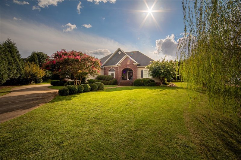 Property image 2 at 103 Ashe Court, Easley, SC 29642