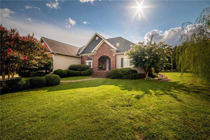 Property image 3 at 103 Ashe Court, Easley, SC 29642