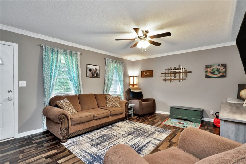 Property image 2 at 332 Springdale Avenue, Liberty, SC 29657