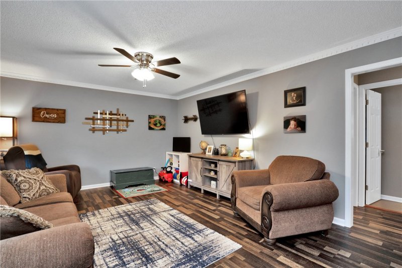 Property image 3 at 332 Springdale Avenue, Liberty, SC 29657