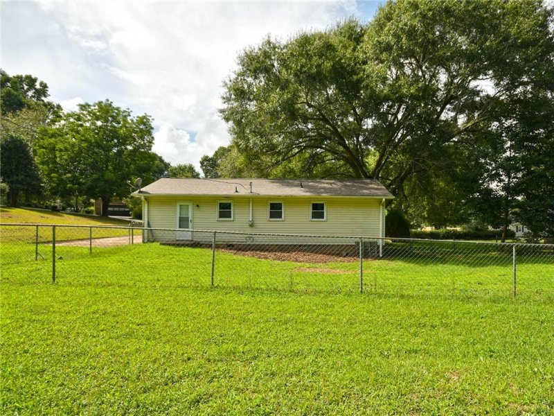 Property image 2 at 206 Springdale Avenue, Liberty, SC 29657