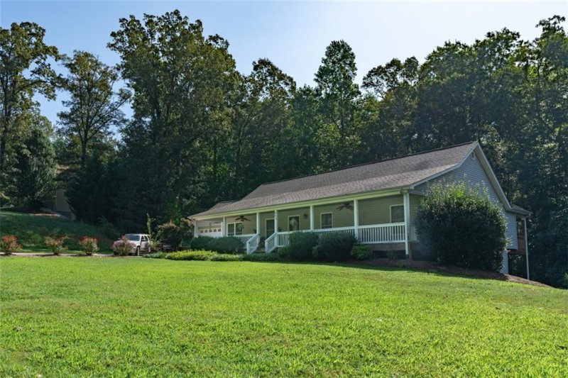 Property image 2 at 304 Ridgeside Court, West Union, SC 29696