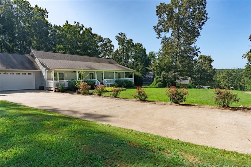 Property image 3 at 304 Ridgeside Court, West Union, SC 29696