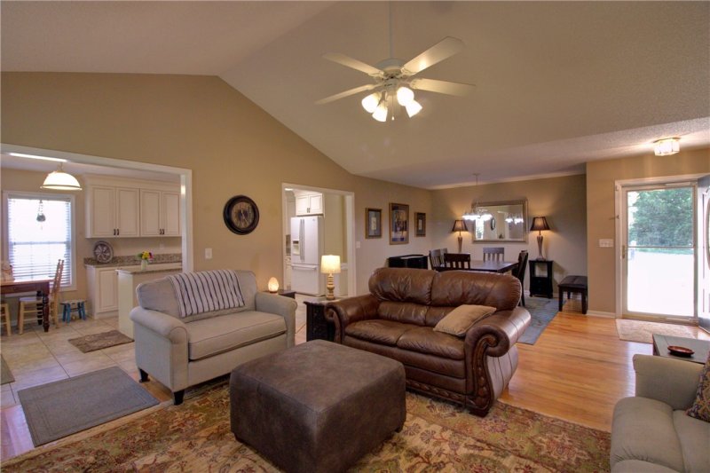 Property image 2 at 524 Pecan Grove Rd Road, Seneca, SC 29672