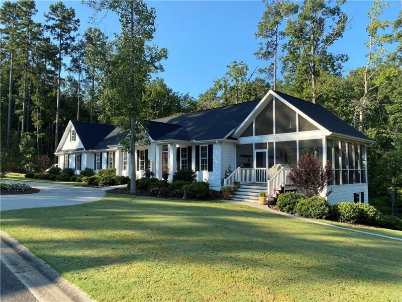 Property image 2 at 119 Shelter Cove Drive, Seneca, SC 29672