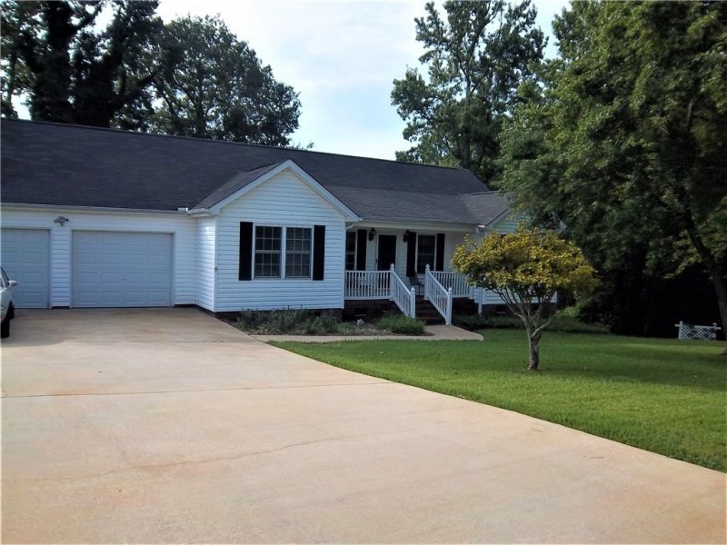 Property image 2 at 415 Alethia Street, Easley, SC 29642