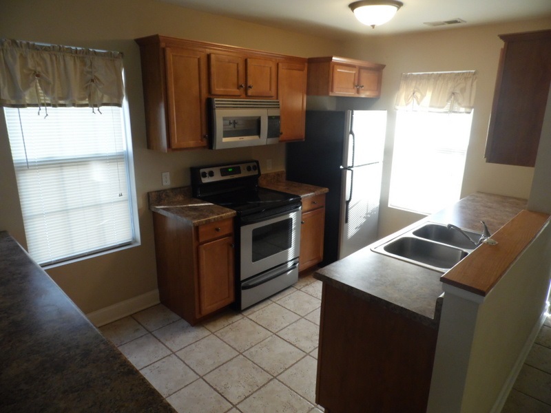 Property image 2 at 330 Oak Knoll Court, Seneca, SC 29678