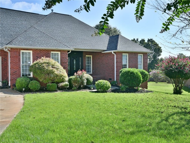 Property image 2 at 107 Glen Arbor Court, Easley, SC 29642