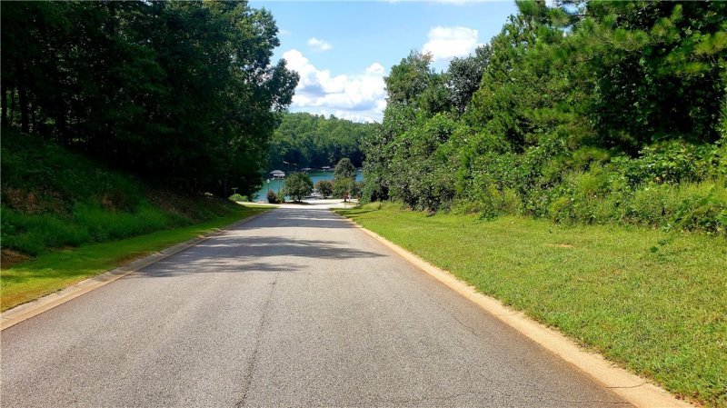 Property image 4 at 145 Waters Edge Lane, West Union, SC 29696