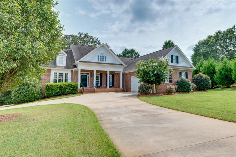 106 Oak Brook Lane