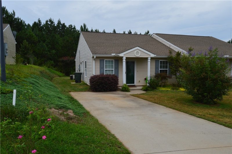 Property image 2 at 235 Tamarack Drive, Seneca, SC 29678