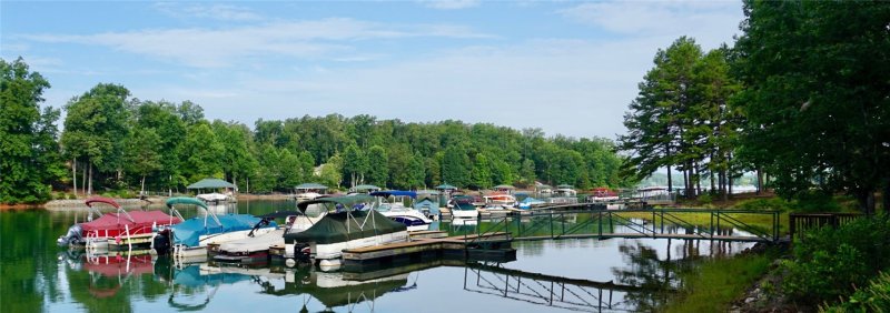 Property image 2 at 209 Winding Oaks Drive, Seneca, SC 29672