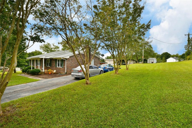 Property image 3 at 417 Springdale Avenue, Liberty, SC 29657