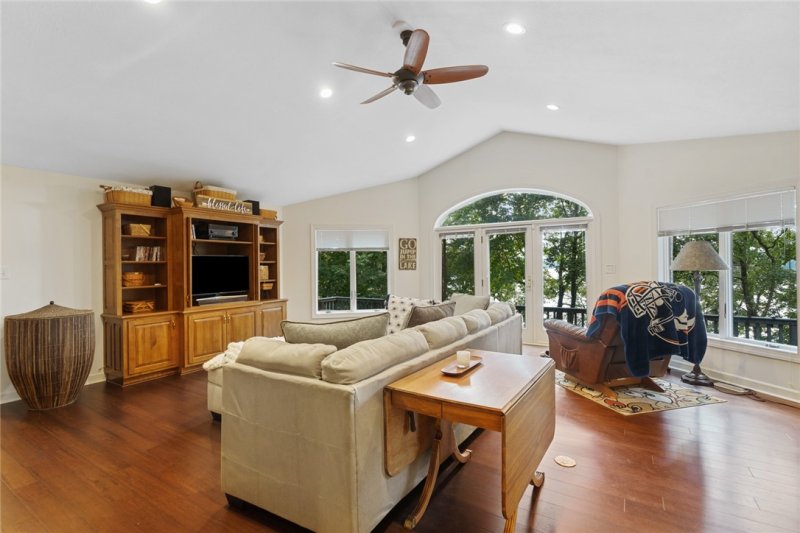 Property image 4 at 18 Muskhogean Road, Fair Play, SC 29643