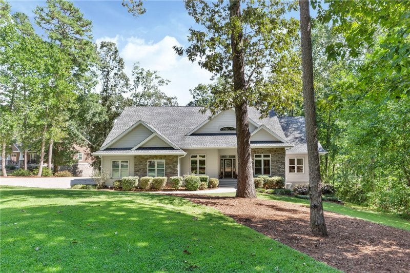 Property image 3 at 108 Pointe Harbor Drive, Seneca, SC 29672