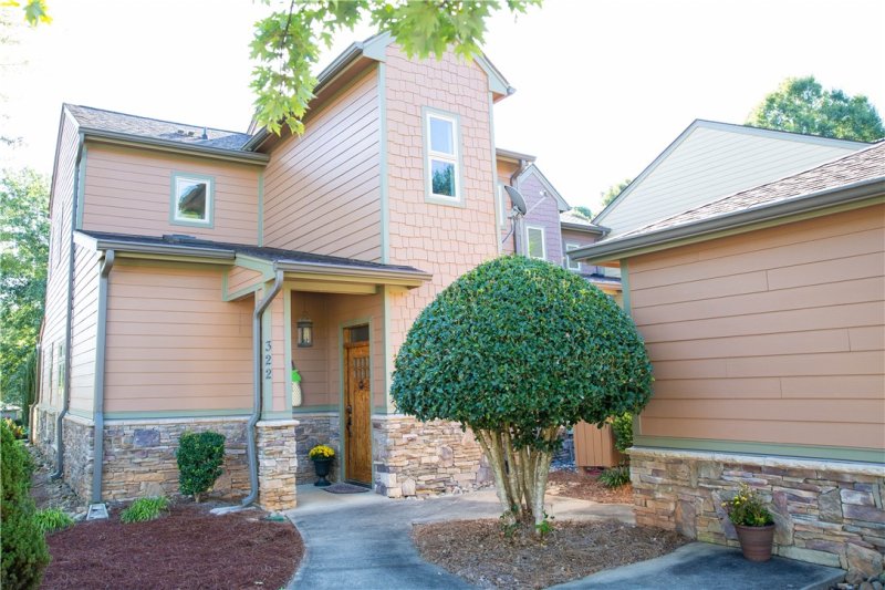 322 Blue Water Way