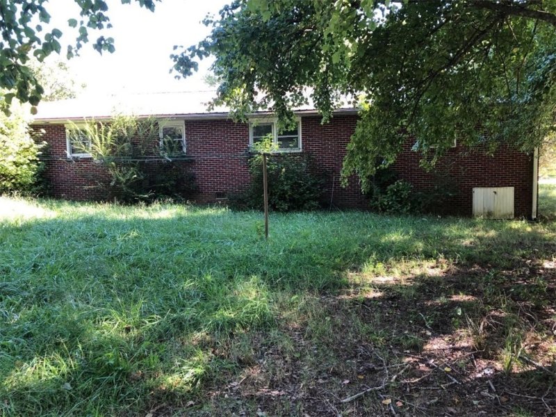 Property image 3 at 1003 MOUCHET Circle, Starr, SC 29684