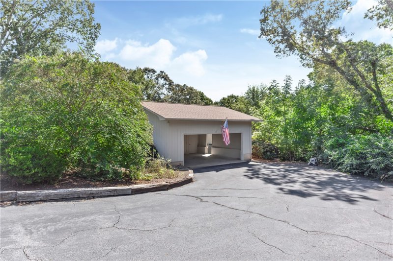 Property image 3 at 2920 Bayshore Drive, Seneca, SC 29672