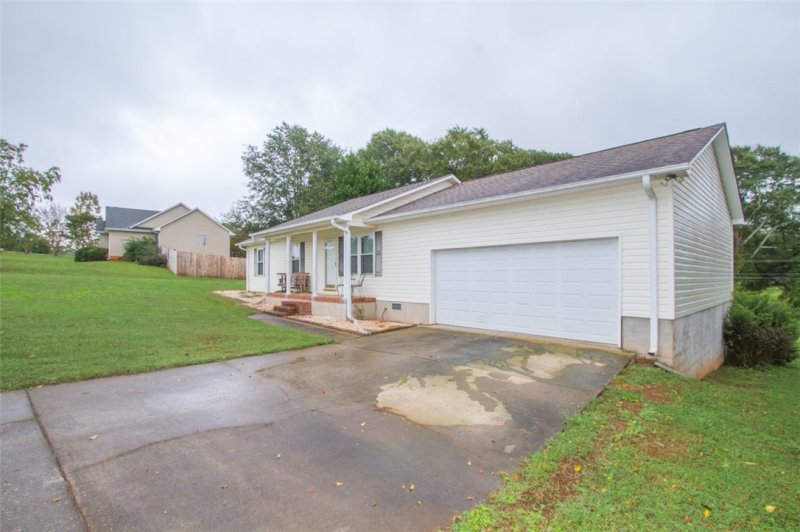 Property image 3 at 119 Sussex Way, Anderson, SC 29625