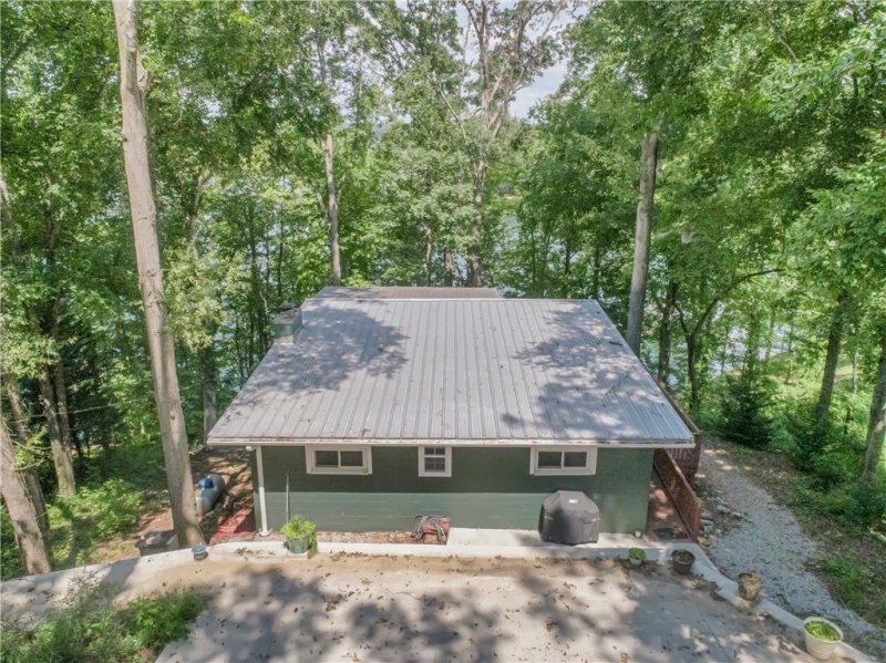 Property image 2 at 319 Lakeview Drive, Townville, SC 29689