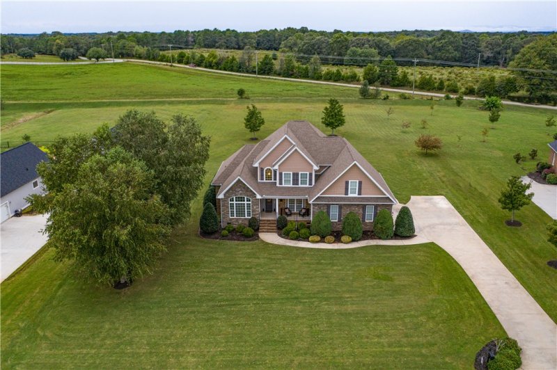 Property image 2 at 16 Ione Circle, Williamston, SC 29697