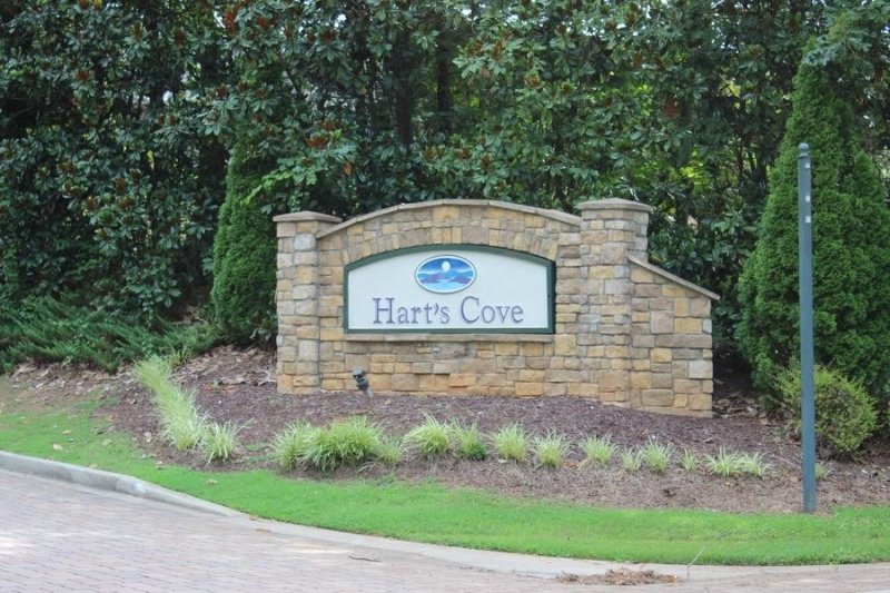 Property image 2 at 1121 Harts Ridge Drive, Seneca, SC 29678