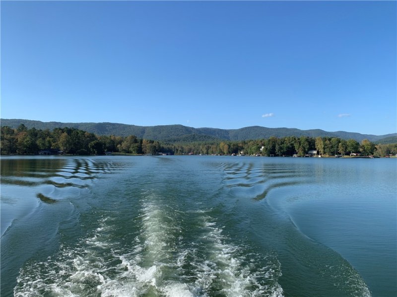 Property image 2 at 326 Cherokee Ridge Road, Tamassee, SC 29686