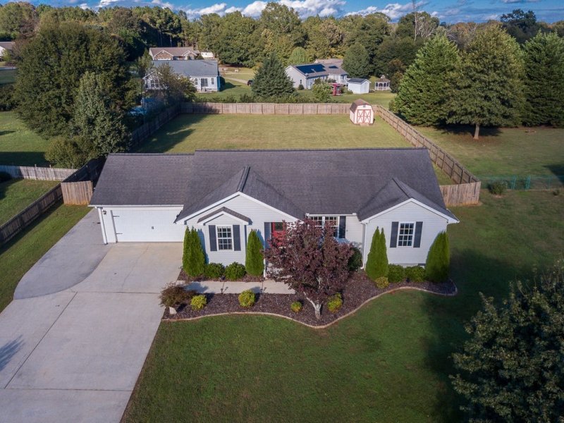 Property image 3 at 436 Chetola Road, Seneca, SC 29672