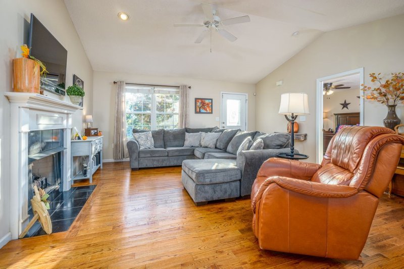 Property image 4 at 436 Chetola Road, Seneca, SC 29672