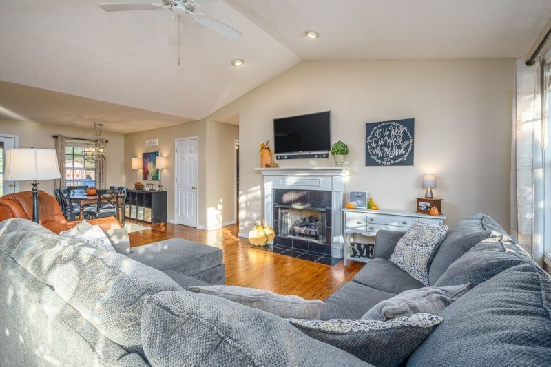 Property image 5 at 436 Chetola Road, Seneca, SC 29672