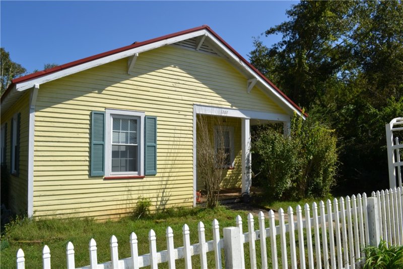 Property image 2 at 1207 Goddard Avenue, Seneca, SC 29678