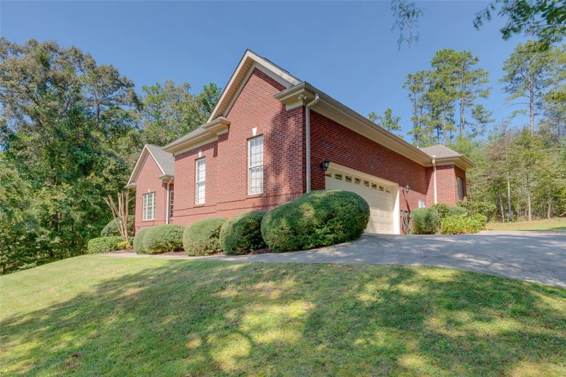 Property image 3 at 3202 Tumble Stone Drive, Seneca, SC 29678