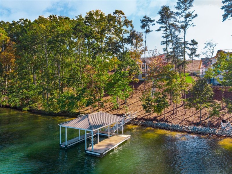 Property image 3 at 532 Marina Bay Drive, Seneca, SC 29672