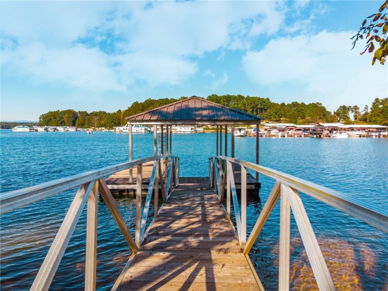 Property image 4 at 532 Marina Bay Drive, Seneca, SC 29672