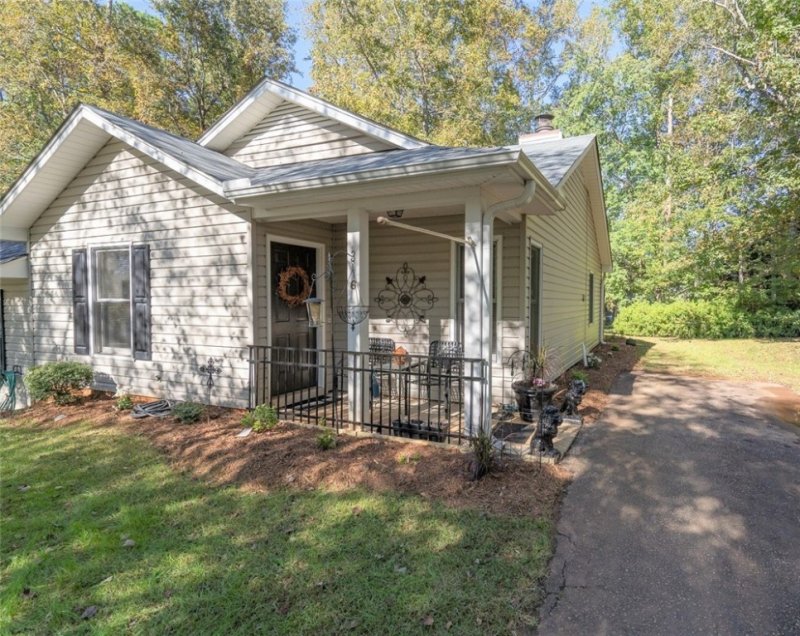 Property image 2 at 6 Charterhouse Court, Piedmont, SC 29673