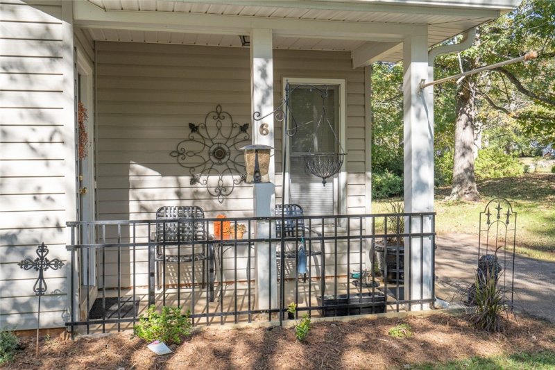 Property image 3 at 6 Charterhouse Court, Piedmont, SC 29673
