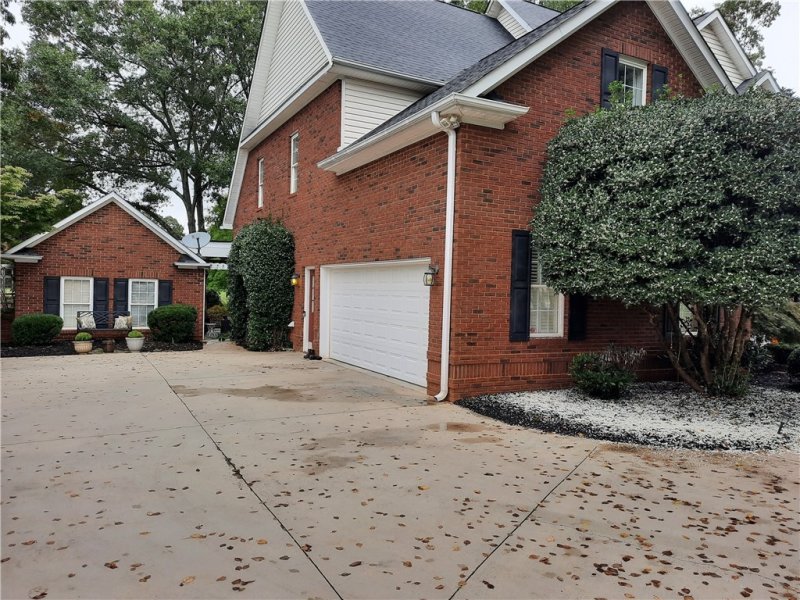 Property image 2 at 3104 Myrtlewood, Anderson, SC 29621