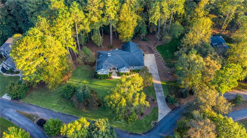 Property image 3 at 1309 Stillwater Dr, Seneca, SC 29672