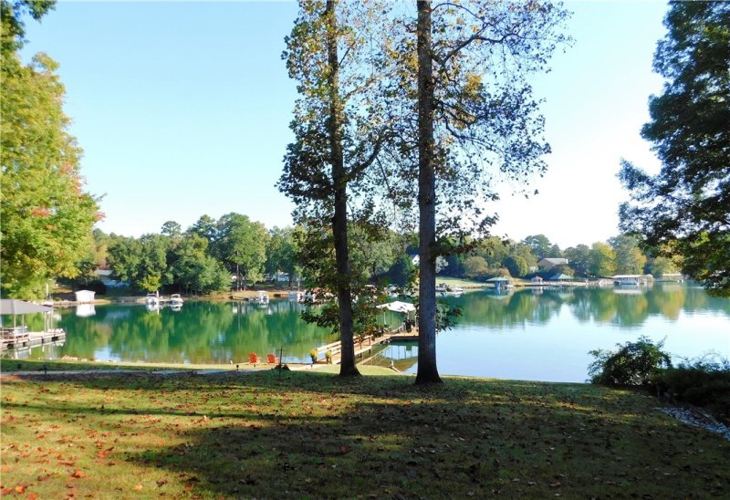 Property image 4 at 127 Lindos Drive, Seneca, SC 29672