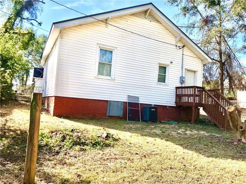 Property image 4 at 1205 Goddard Avenue, Seneca, SC 29678