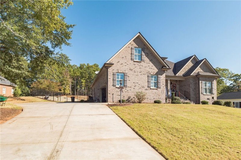 Property image 2 at 124 Holly Ridge Drive, Anderson, SC 29621